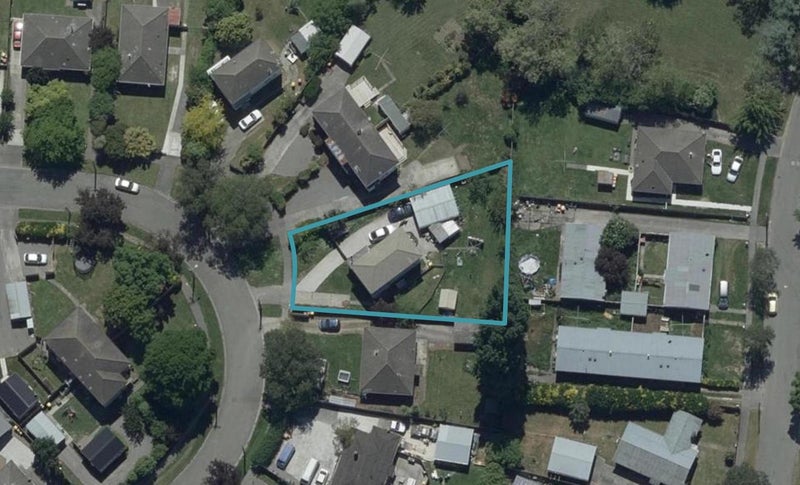 20 Attlee Crescent, Bryndwr, Christchurch - Carousel 1