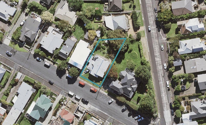3 Rodney Road, Northcote Point, Auckland - Carousel 1