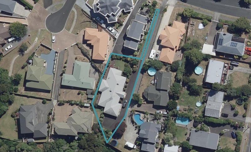 9 Western Heights Drive, Western Heights, Hamilton - Carousel 1