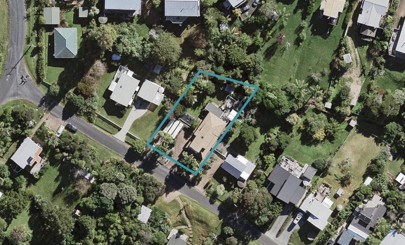 4 Ridge Road, Oneroa, Waiheke Island - Carousel 1