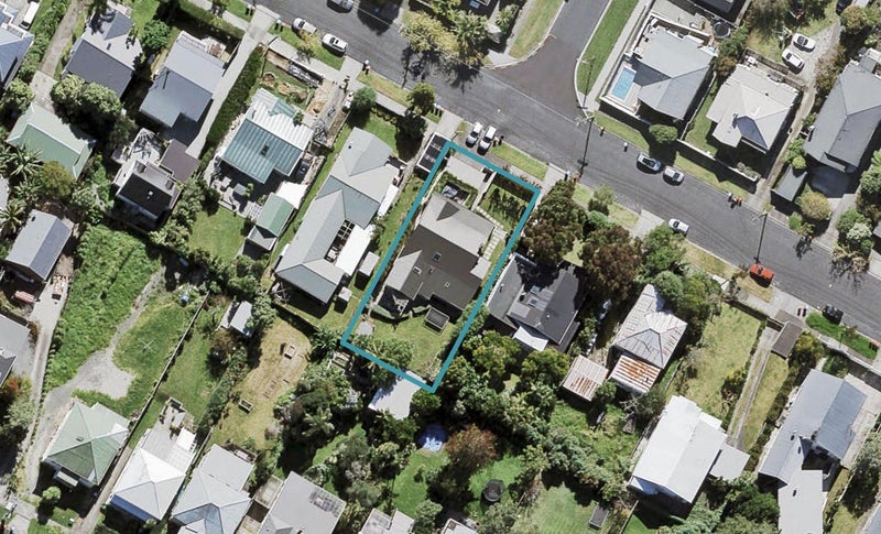 12 Bannerman Road, Morningside, Auckland - Carousel 1