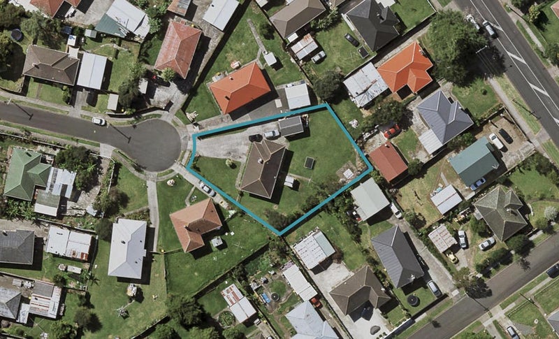 8 Windsor Place, Otara, Auckland - Carousel 1