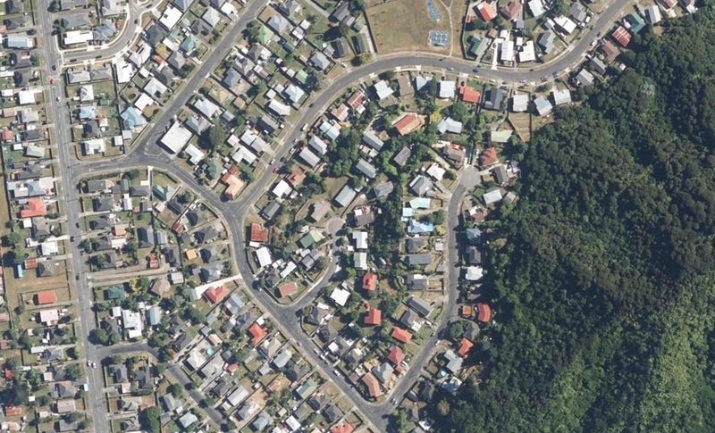 14 Tyrone Grove, Wainuiomata, Lower Hutt - Carousel 1