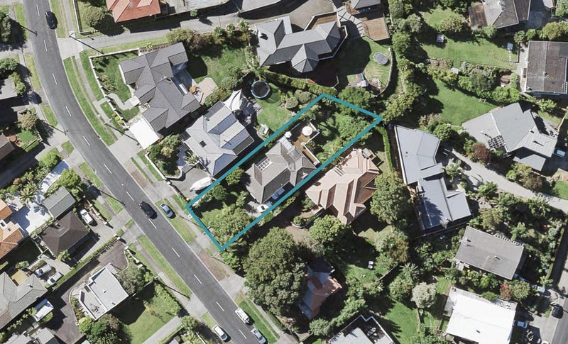 44 Churchill Road, Cockle Bay, Auckland - Carousel 1
