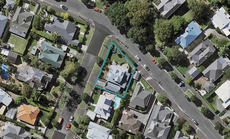 38 Summer Street, Stanley Point, Auckland - Carousel 1