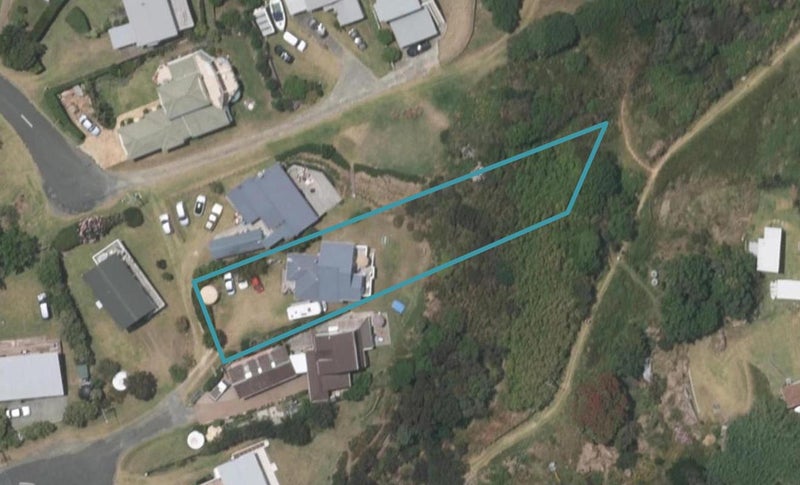 19 Eveline Street, Mangawhai Heads, Mangawhai - Carousel 1