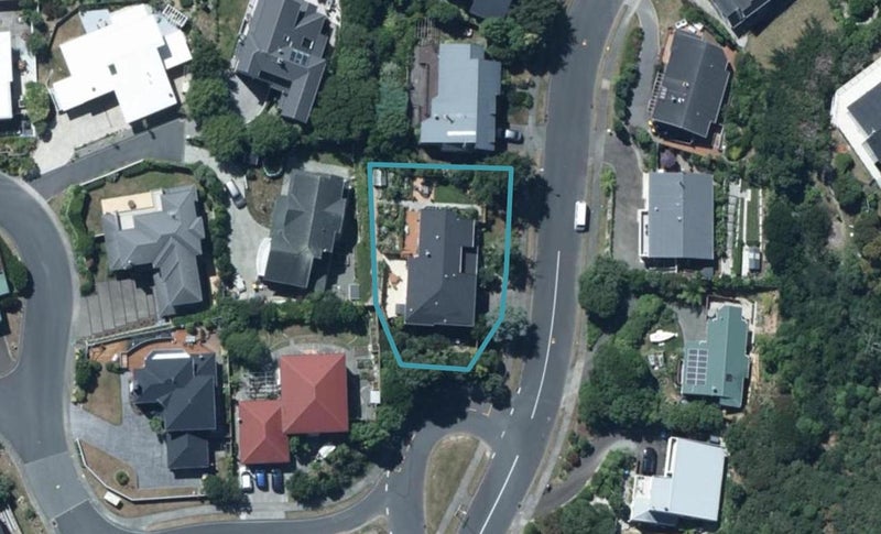 1 The Crowsnest, Whitby, Porirua - Carousel 1