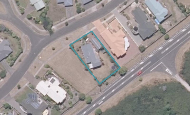30 Kinder Street, Acacia Bay, Taupo - Carousel 1