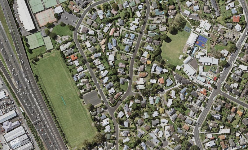 27C Arrow Road, Forrest Hill, Auckland - Carousel 1