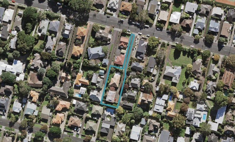 2/24 Liverpool Street, Royal Oak, Auckland - Carousel 1