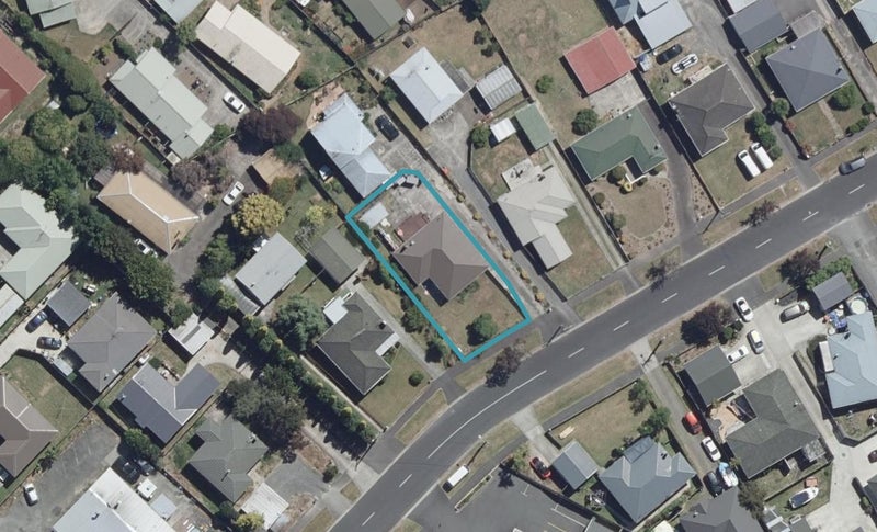 9 Bruce Avenue, Glenview, Hamilton - Carousel 1