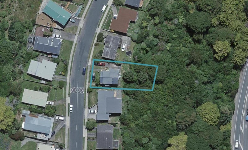 79 Fyvie Avenue, Tawa, Wellington - Carousel 1