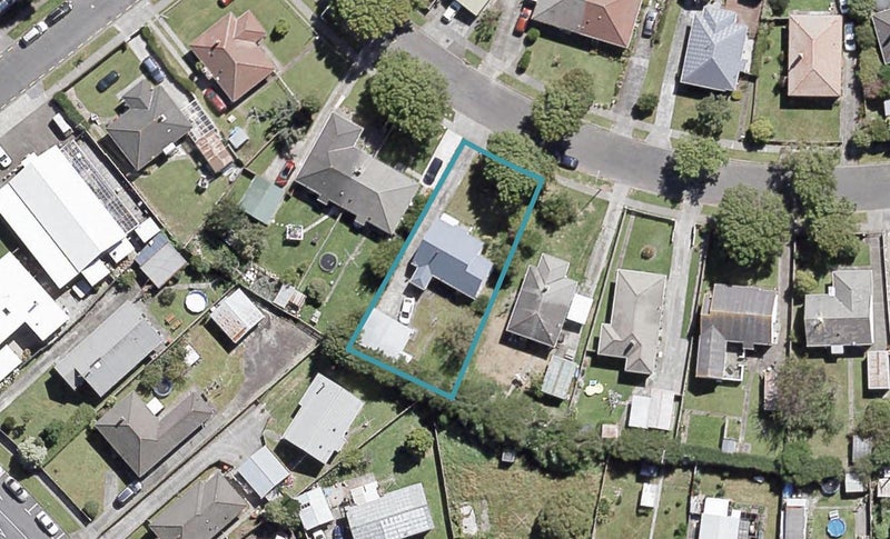 8 Chapman Crescent, Naenae, Lower Hutt - Carousel 1