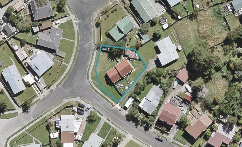 17 Edelweiss Grove, Timberlea, Upper Hutt - Carousel 1