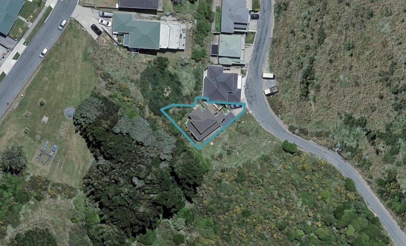 144 Glanmire Road, Newlands, Wellington - Carousel 1
