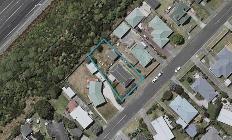 23 Spackman Crescent, Paraparaumu - Carousel 1