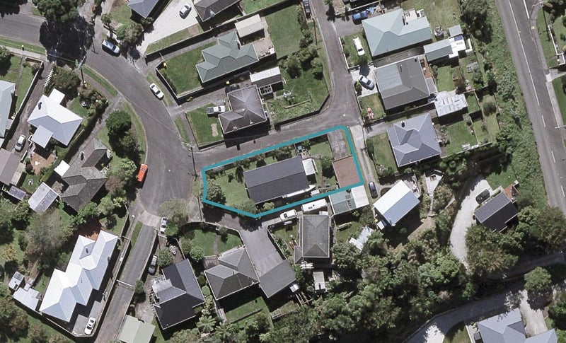17 Barry Street, Ferndale, New Plymouth - Carousel 1