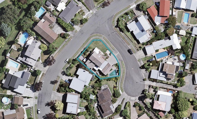 2 Moana Place, Taradale, Napier - Carousel 1
