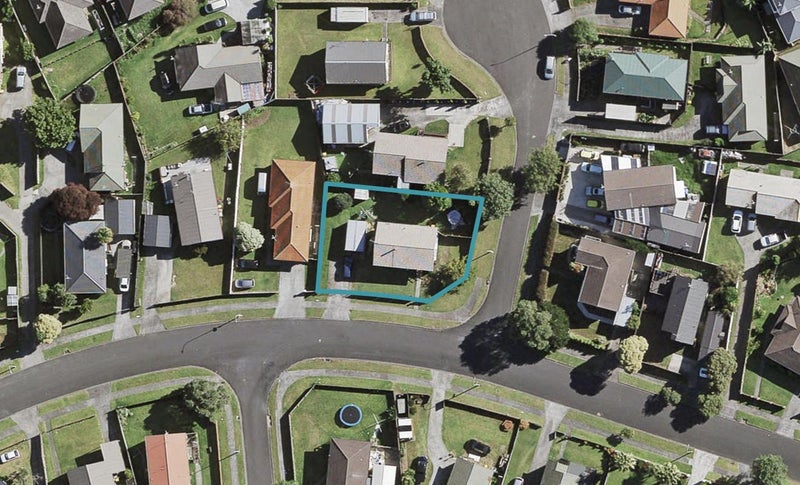 11 Bernina Place, Weymouth, Auckland - Carousel 1