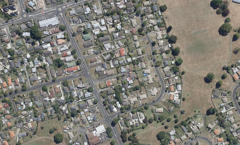 1124 Heaphy Terrace, Fairfield, Hamilton - Carousel 1