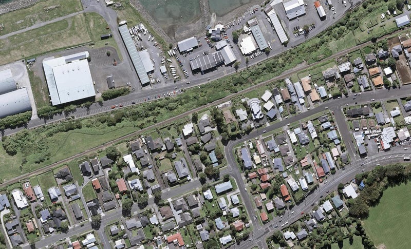 2 Calvert Road, Moturoa, New Plymouth - Carousel 1