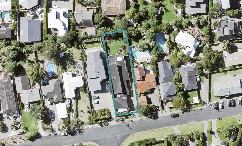 7 Beulah Avenue, Rothesay Bay, Auckland - Carousel 1
