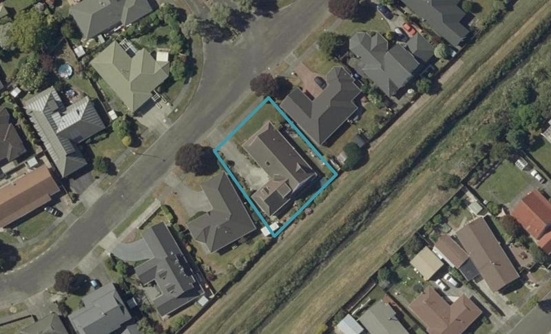 16 Caroline Crescent, Highbury, Palmerston North - Carousel 1