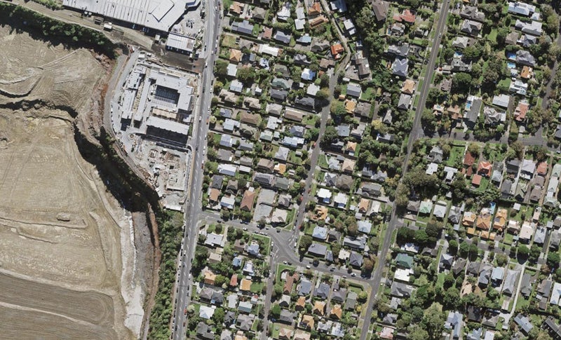 15A Queensway, Three Kings, Auckland - Carousel 1