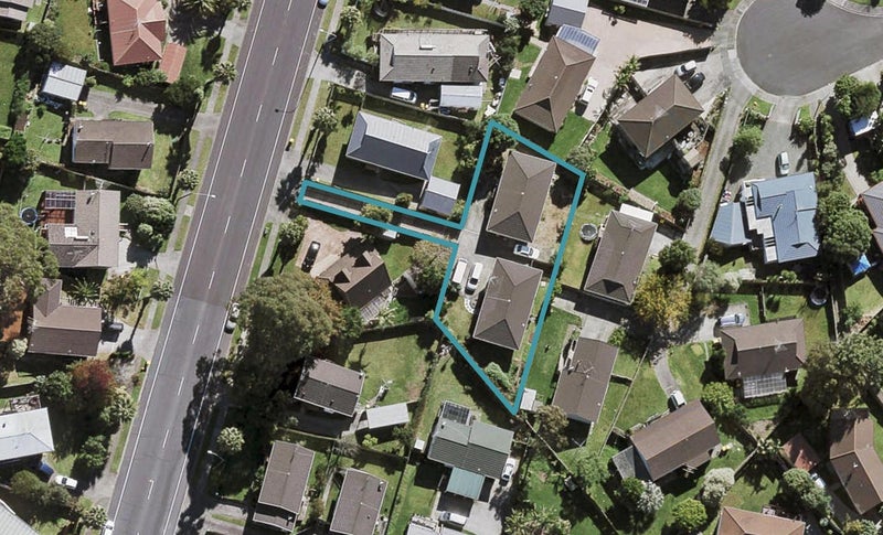 1/16 Caribbean Drive, Unsworth Heights, Auckland - Carousel 1