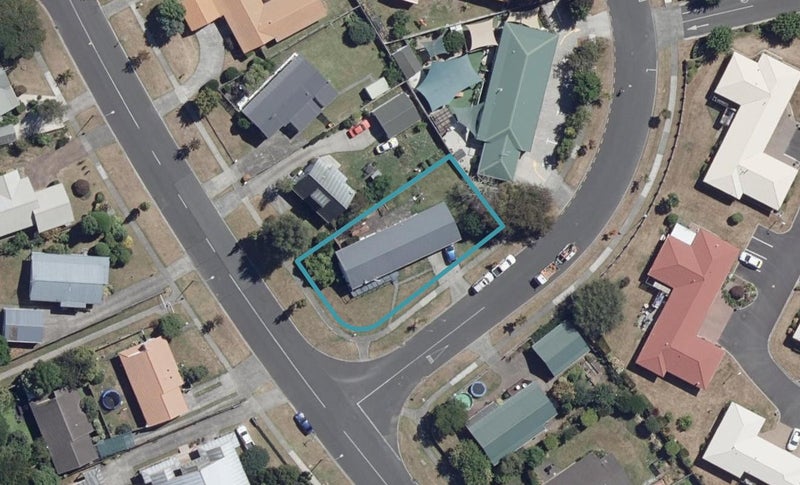 1 Admiral Crescent, Flagstaff, Hamilton - Carousel 1
