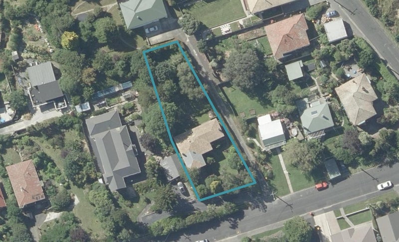 61 Totara Street, Ravensbourne, Dunedin - Carousel 1