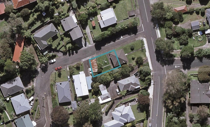 1 Taunton Place, Lynmouth, New Plymouth - Carousel 1