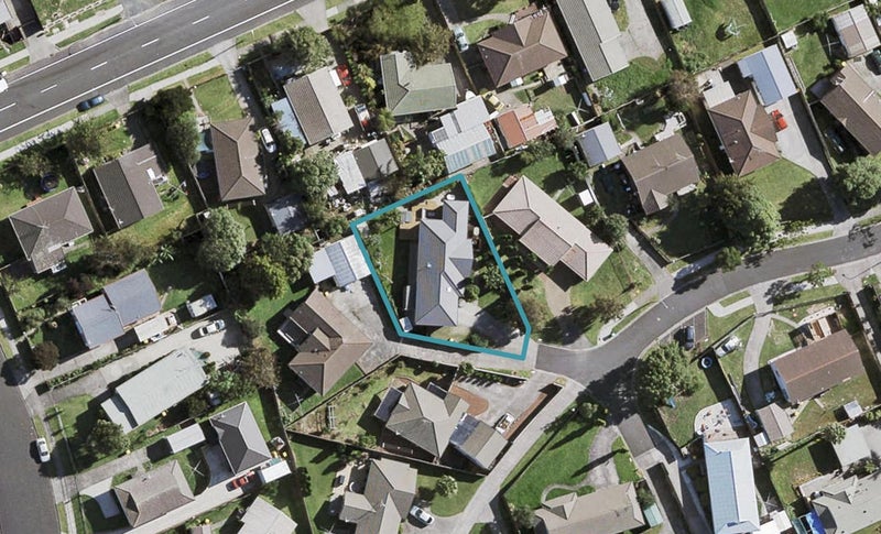 13 Rosemead Place, Randwick Park, Auckland - Carousel 1