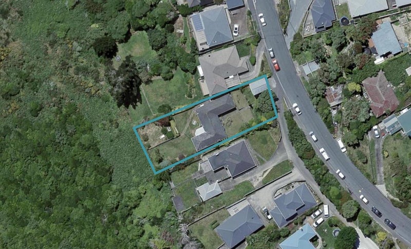 26 Miles Crescent, Newlands, Wellington - Carousel 1