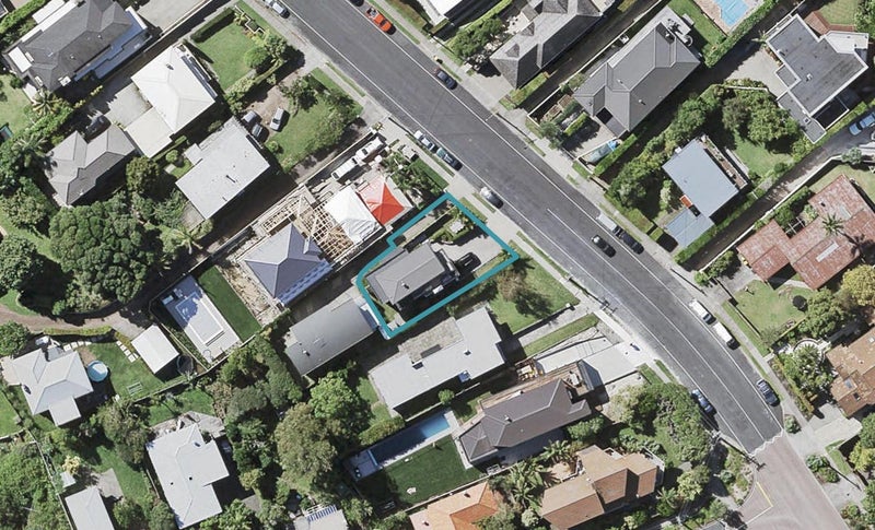 33 Seacliffe Avenue, Belmont, Auckland - Carousel 1