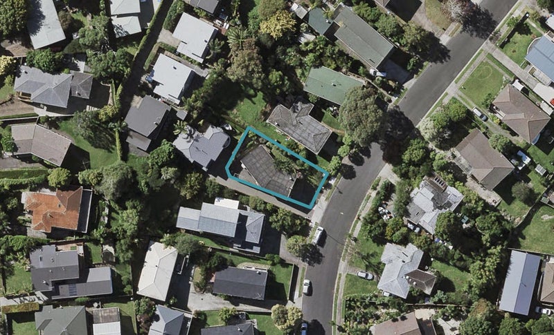 11 Tisdall Crescent, Saint Johns, Auckland - Carousel 1