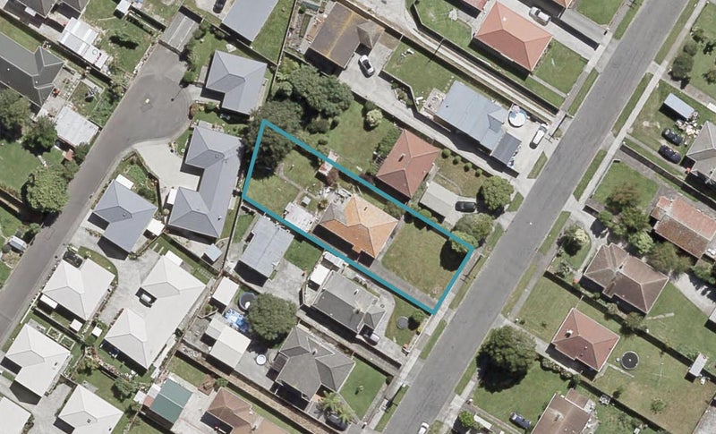 39 Biddle Crescent, Taita, Lower Hutt - Carousel 1