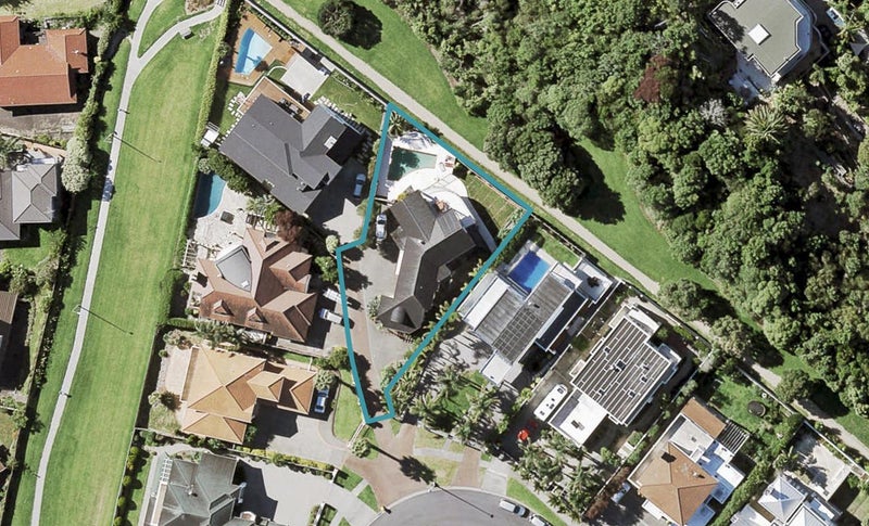43 Quedley Court, Eastern Beach, Auckland - Carousel 1