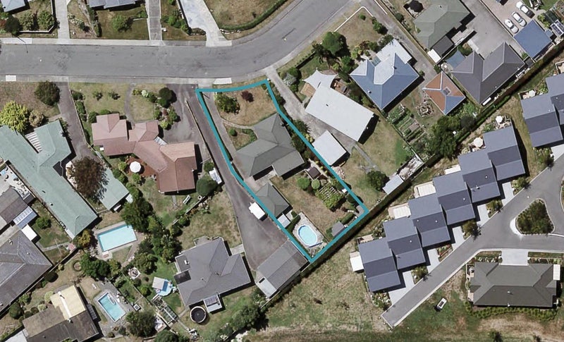 709 Maxville Drive, Parkvale, Hastings - Carousel 1