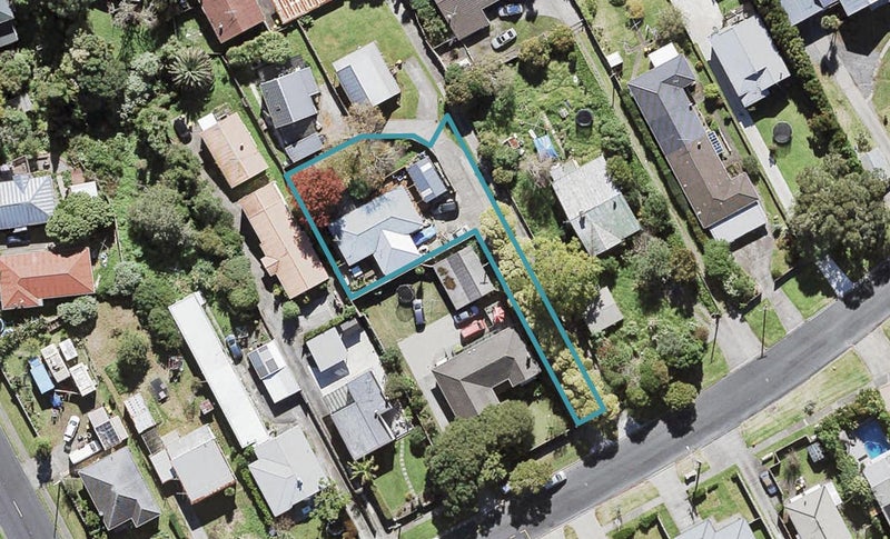 121 Seabrook Avenue, New Lynn, Auckland - Carousel 1