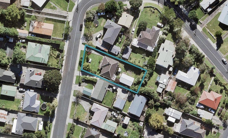 45 Cobham Crescent, Kelston, Auckland - Carousel 1