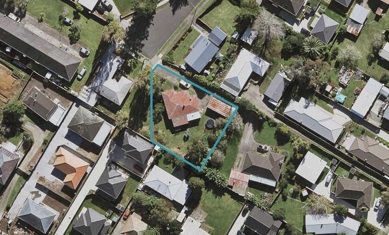 16 Mcburney Place, Mangere East, Auckland - Carousel 1