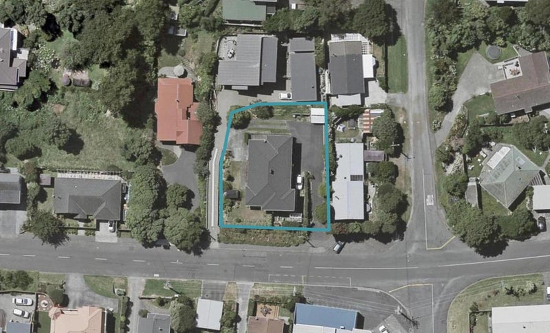 9 Menin Road, Raumati South, Paraparaumu - Carousel 1
