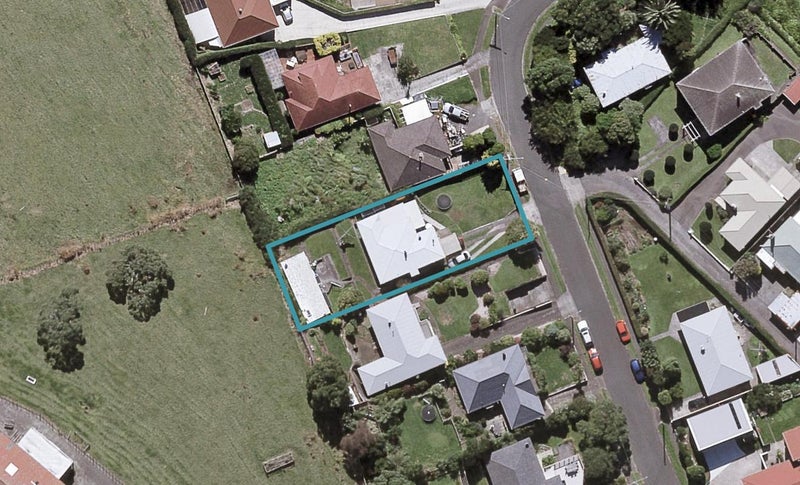 10 Havelock Place, Blagdon, New Plymouth - Carousel 1