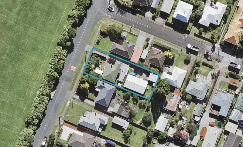 2/75 Archibald Road, Kelston, Auckland - Carousel 1