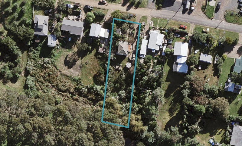 11 Totara Road, Onetangi, Waiheke Island - Carousel 1