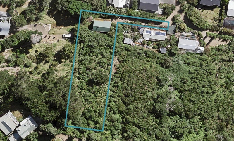 4 Sixth Avenue, Onetangi, Waiheke Island - Carousel 1