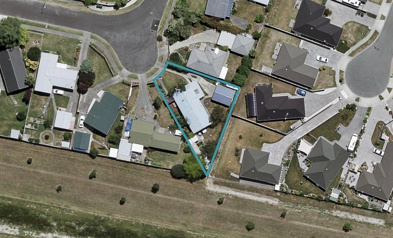 27 Henley Crescent, Pirimai, Napier - Carousel 1