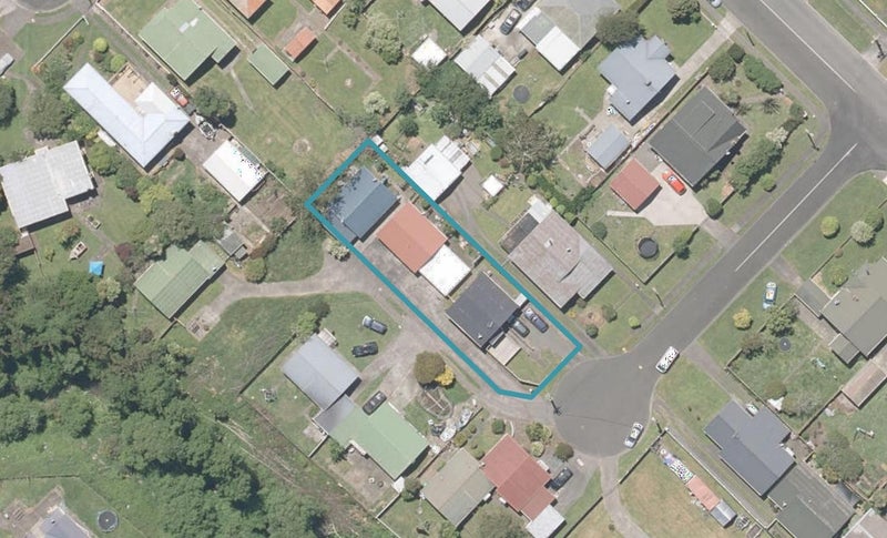 4B Queen Street, Aramoho, Whanganui - Carousel 1