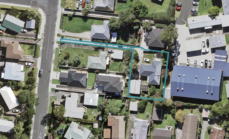 54B Fairdene Avenue, Henderson, Auckland - Carousel 1